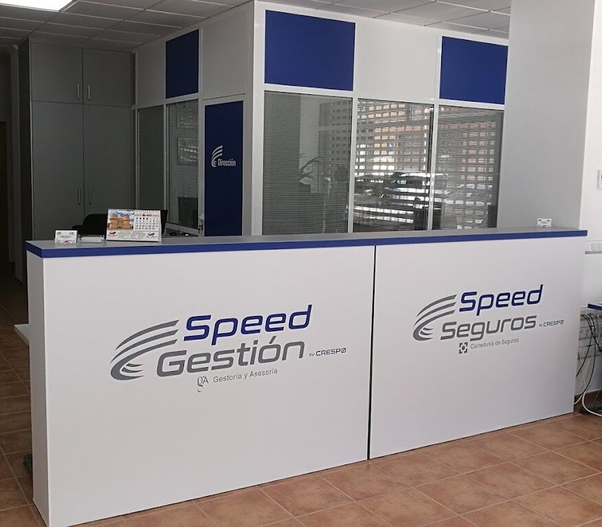 correduría de seguros en Canals - escritorio