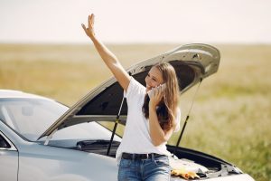 seguros para coches en la Ribera Alta - mano levantada