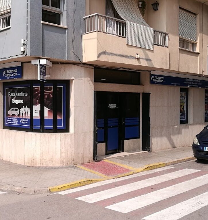 correduría de seguros en Villanueva de Castellón - escritorio