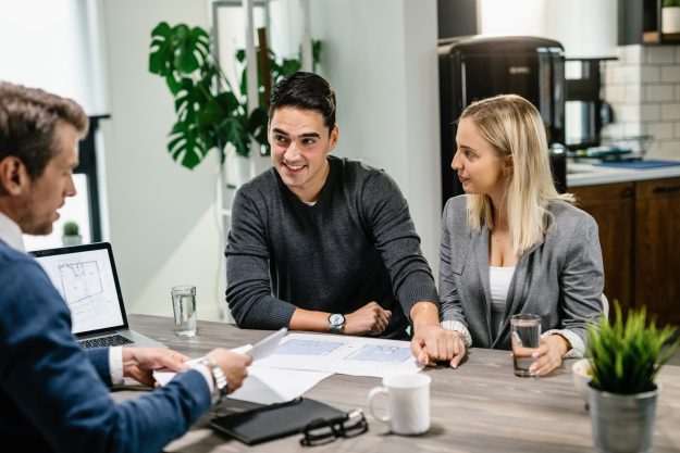 correduría de seguros en Xátiva - pareja