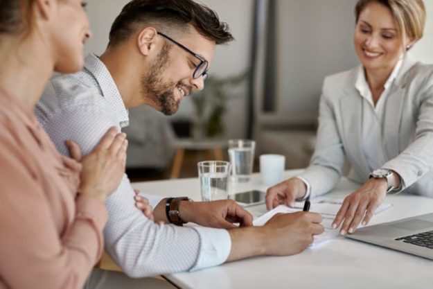 Correduría de seguros en Canals - Escribir