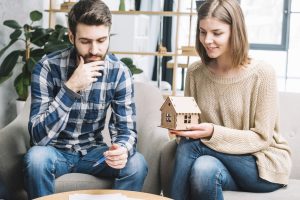 seguros para hogar en Xátiva - pareja